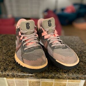 Kyrie Flytrap 5 sz 7.5 men’s